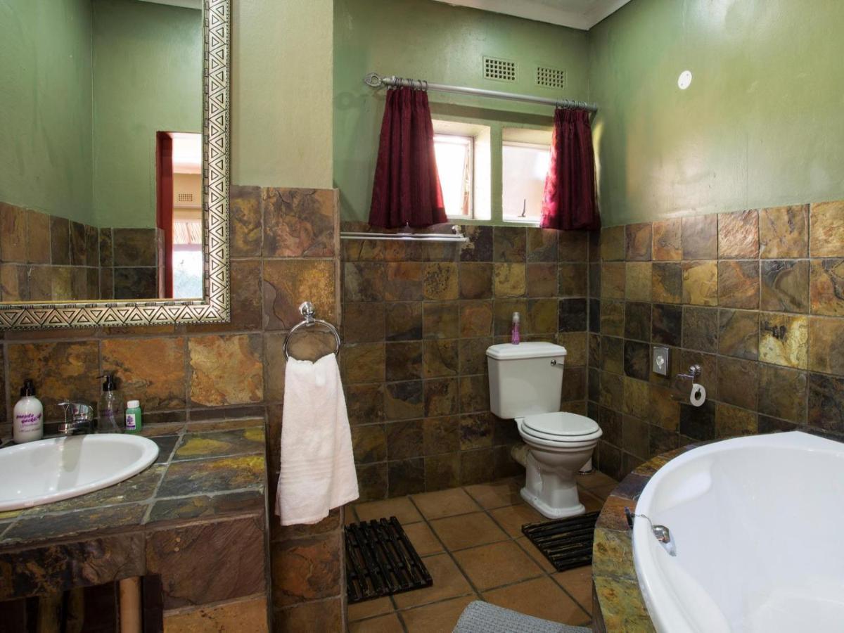 Purple Gecko Guesthouse Lydenburg Exterior foto