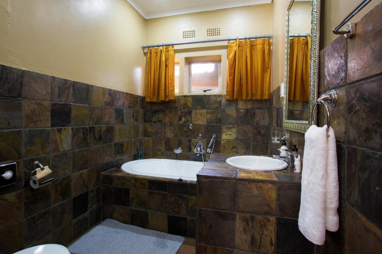 Purple Gecko Guesthouse Lydenburg Exterior foto